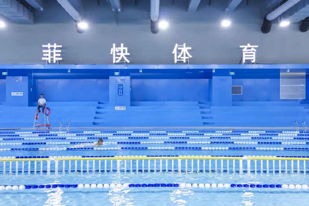 游泳池總濕漉漉？這款恒溫除濕設(shè)備救大命！